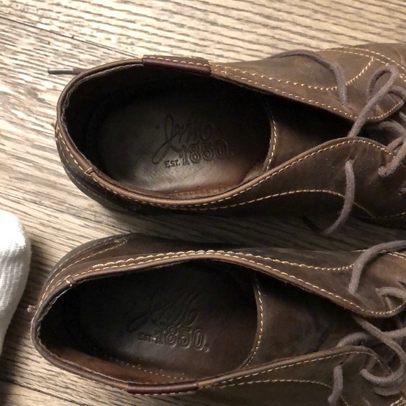 Johnston and Murphy Men’s chukka